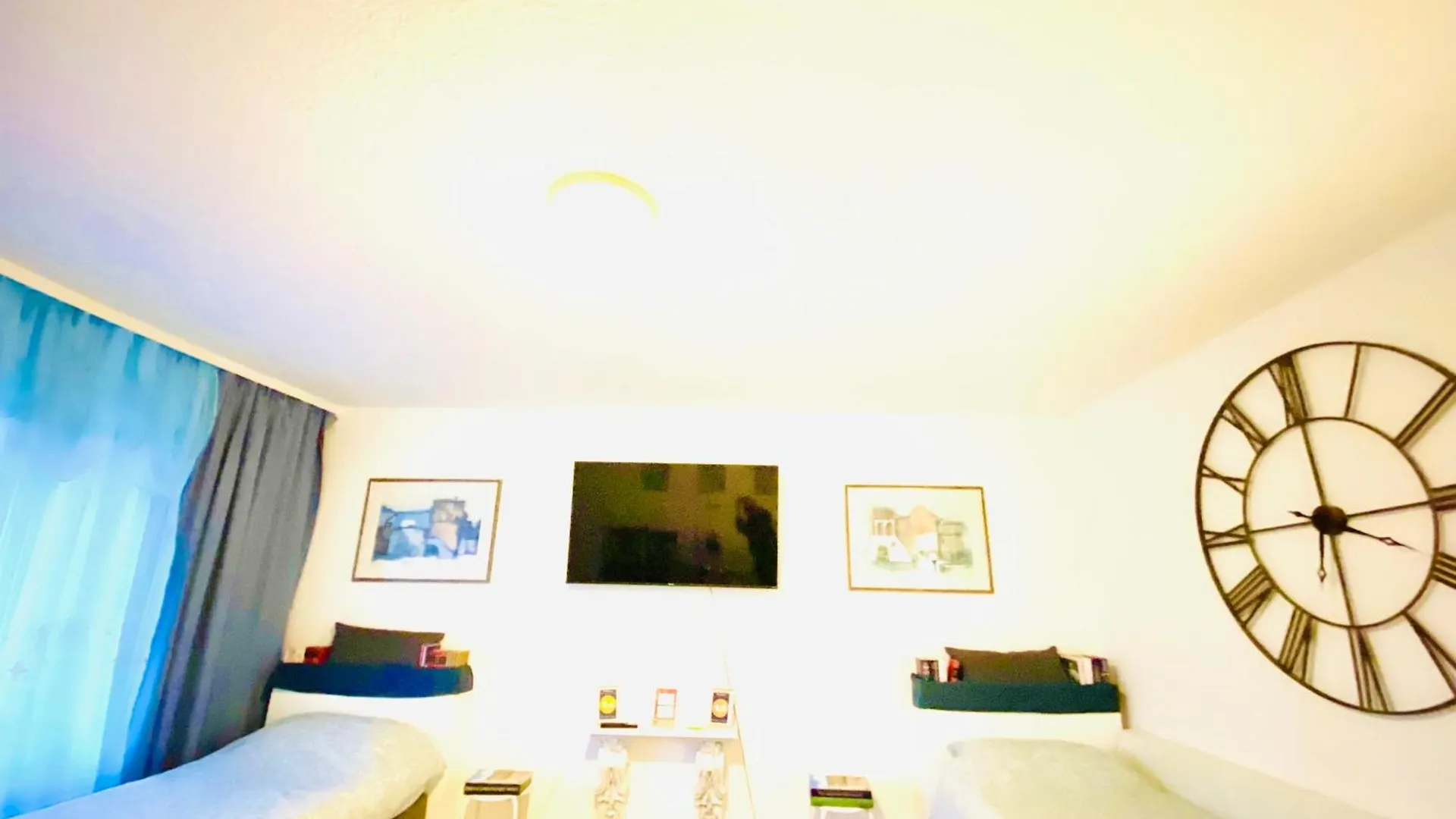 Welcome To Messe!-Two-Bedroom Apartment&Balcony Hannover